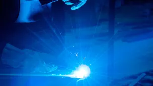 Hitsausta sinisessä valossa